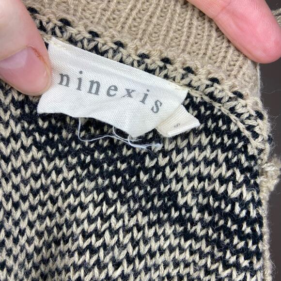 Leopard Sweater Distressed V-Neck Size Small - Picture 6 of 6